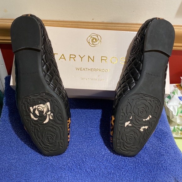 Taryn Rose black with leopard print.  Only worn once. Weatherproof leather - Picture 3 of 3